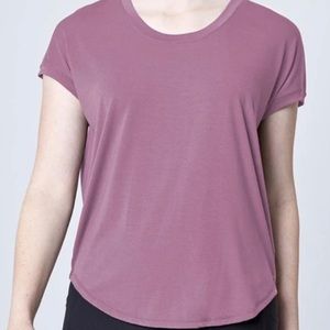 2/$6 🛍 Mondetta ladies performance top